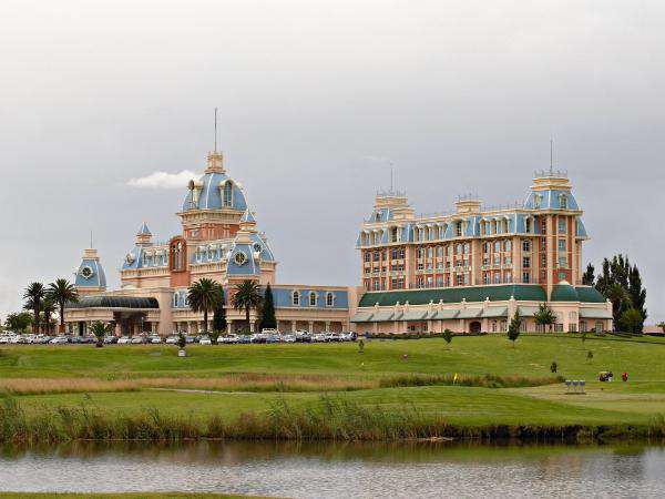 Graceland Hotel Casino & Country Club