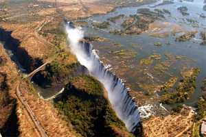 Victoria Falls & Surroundings