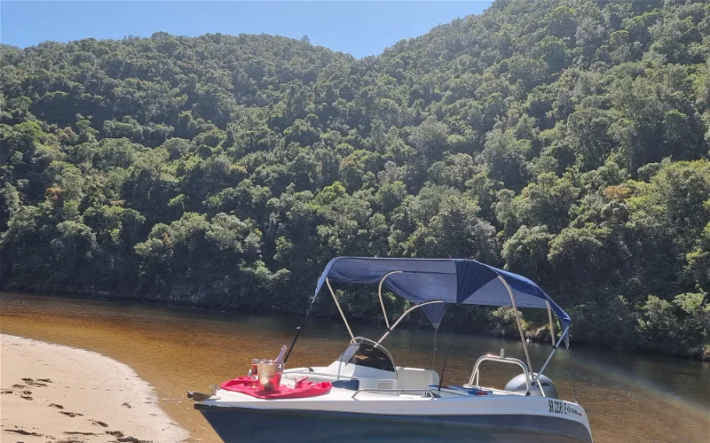 Alkantmooi-Lagoonboat