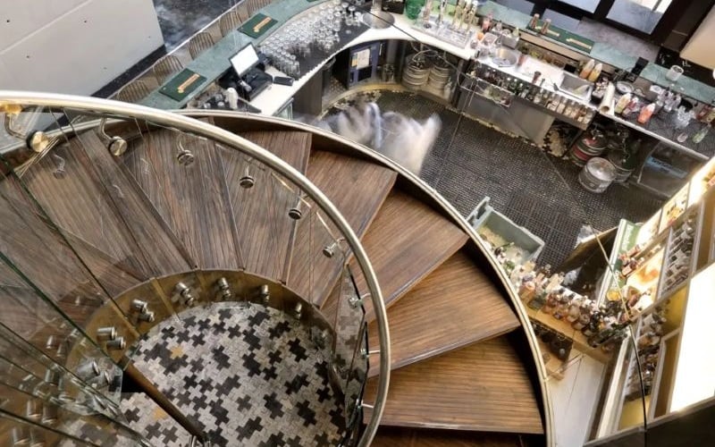 Leonardo-Stairs