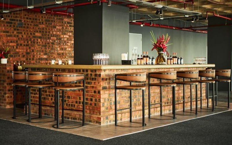 Leonardo-Bar2