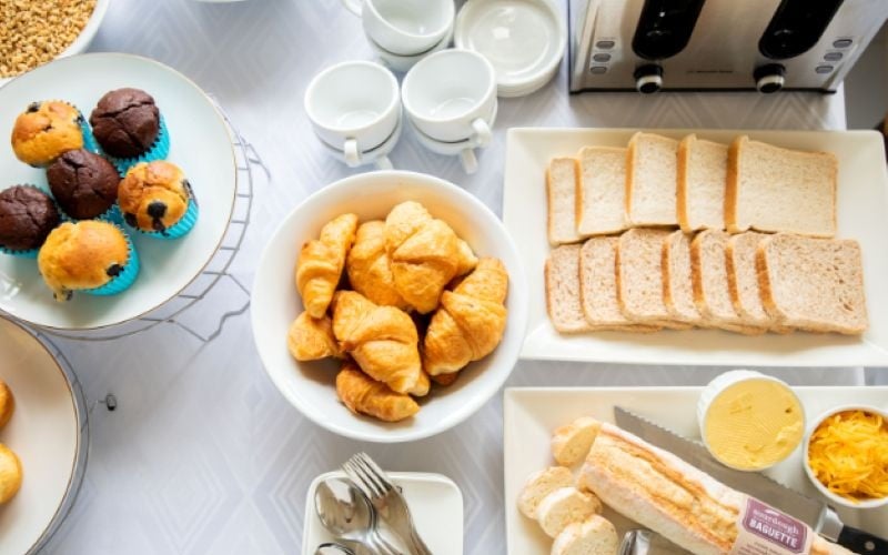 Dolphin-Bay-BreakfastBuffett