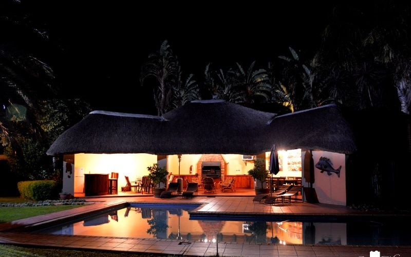 KUDUDU-PoolLounge