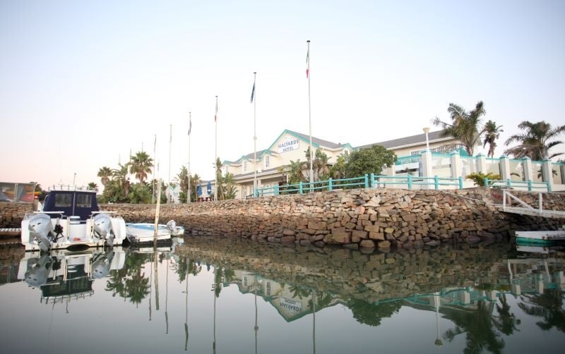 halyards-hotel-boat-1