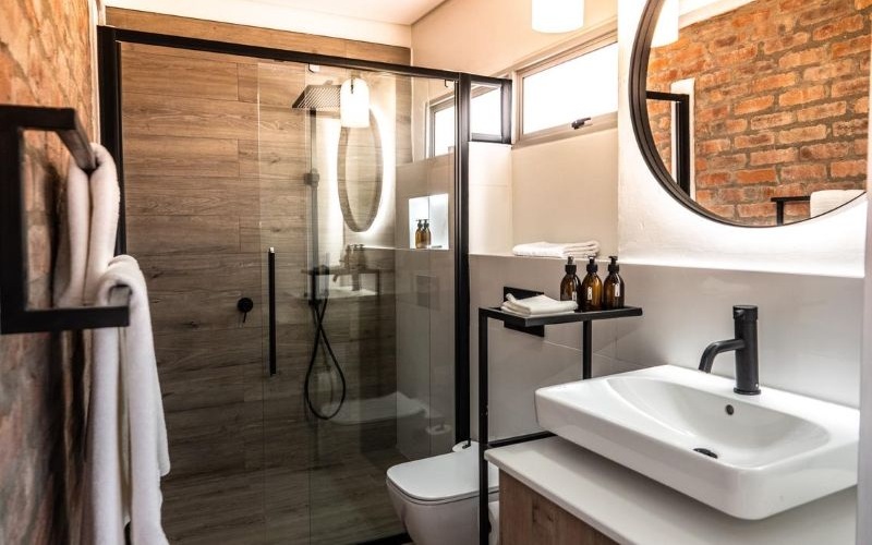 Windhoek Luxury Suites 11