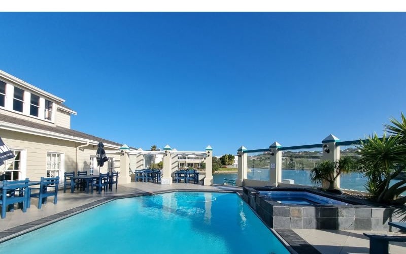halyards-hotel-pool