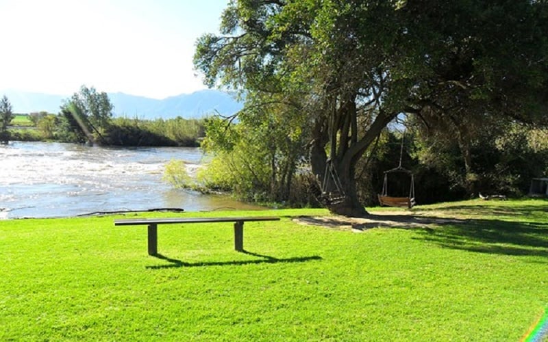 Stonehill River Lodge