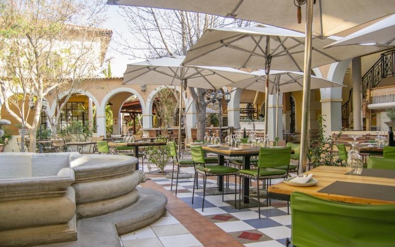 Windhoek Luxury Suites 6